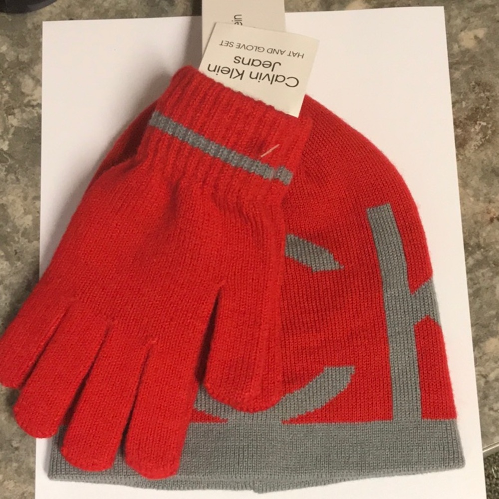 Calvin Klein Boys Hat and Glove Set Size 5-8